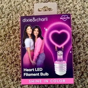 Dixie&Charli Heart LED Filament Light Bulb